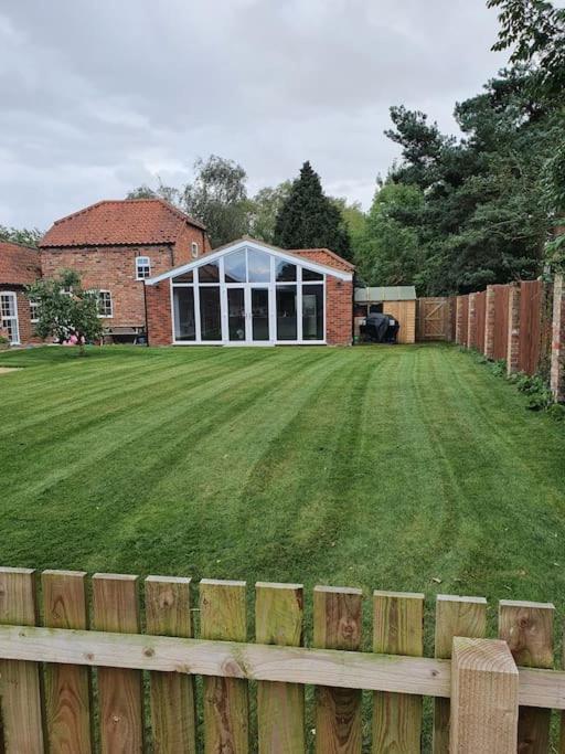 Willow Tree Farm Cottage With Bbq Hut Tattershall Thorpe Dış mekan fotoğraf